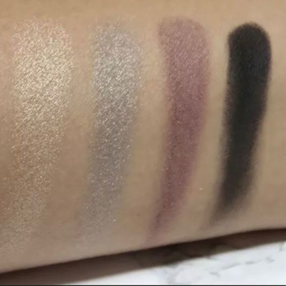 Tom Ford-Supernouveau Eyeshadow Quad. - Picture 3 of 4